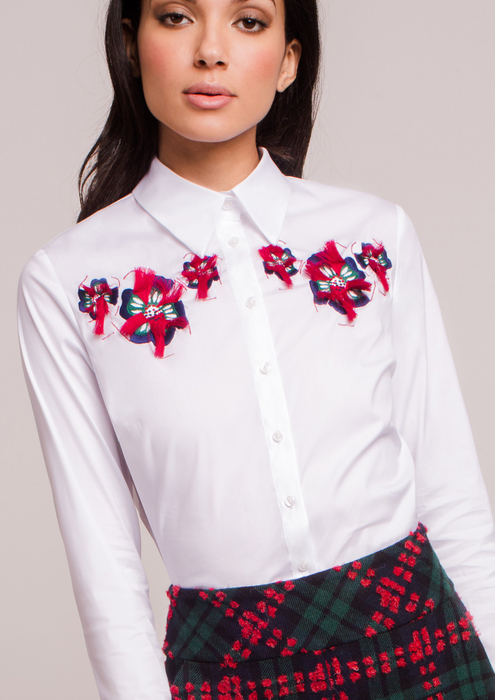 camisa bordada blanca