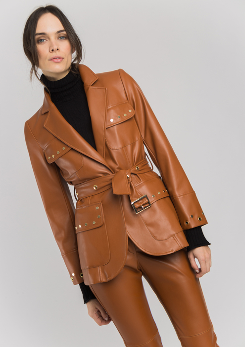 chaqueta camel