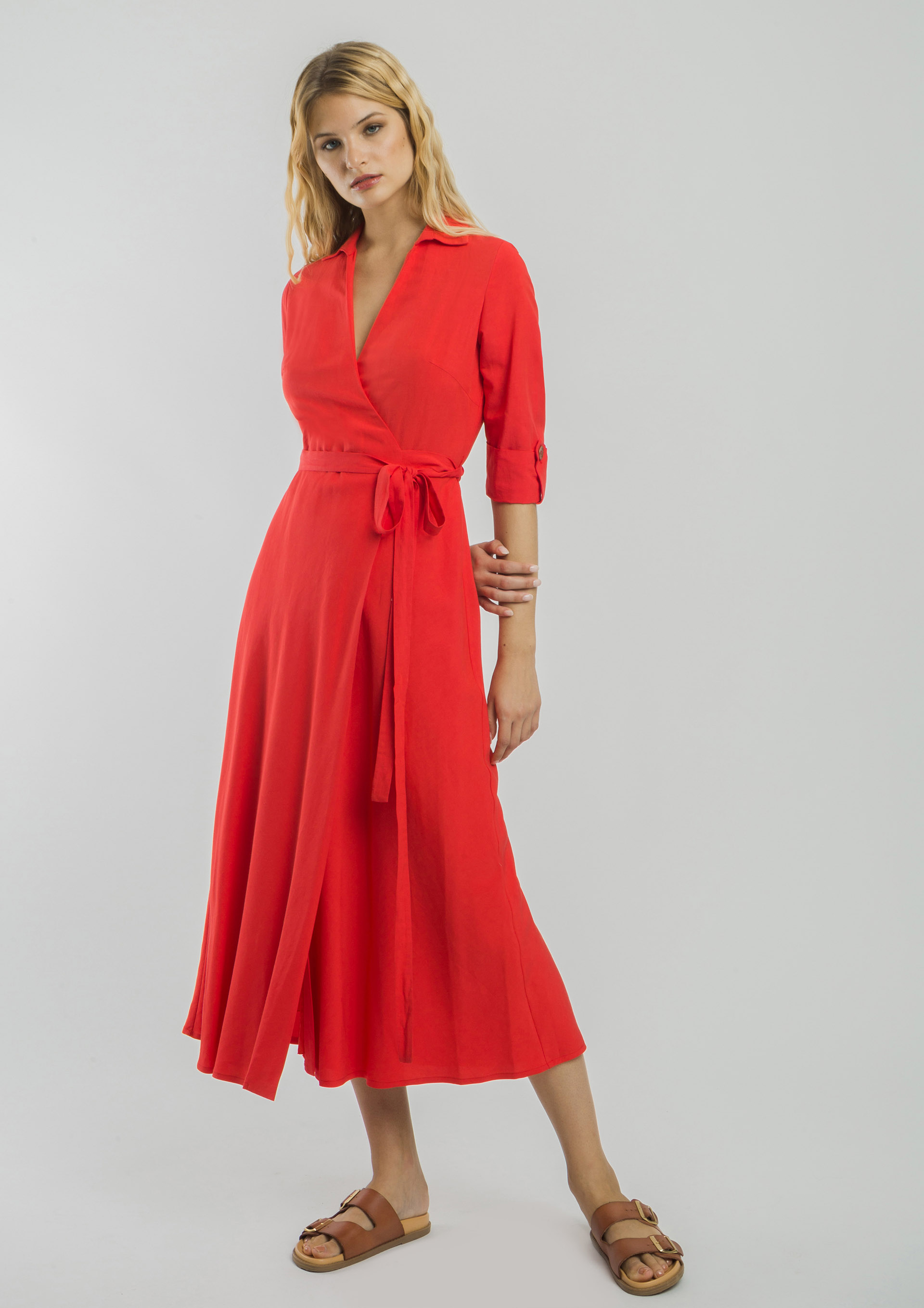 Midi wrap dress in red