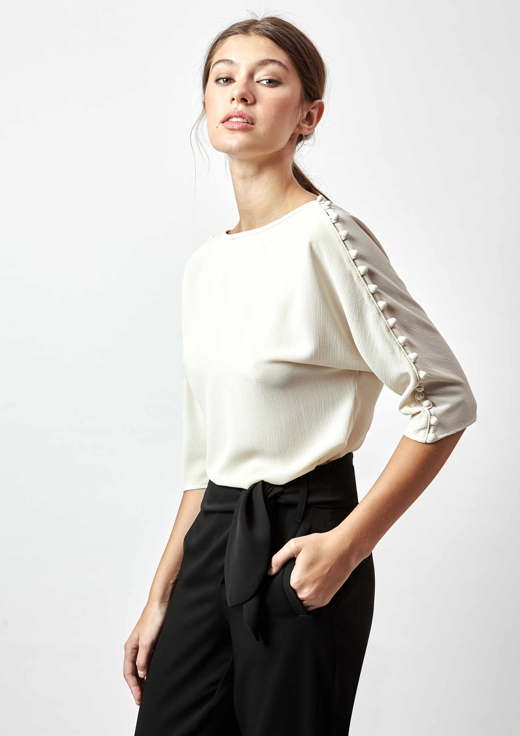 Ecru blouse with threequarter length sleeves