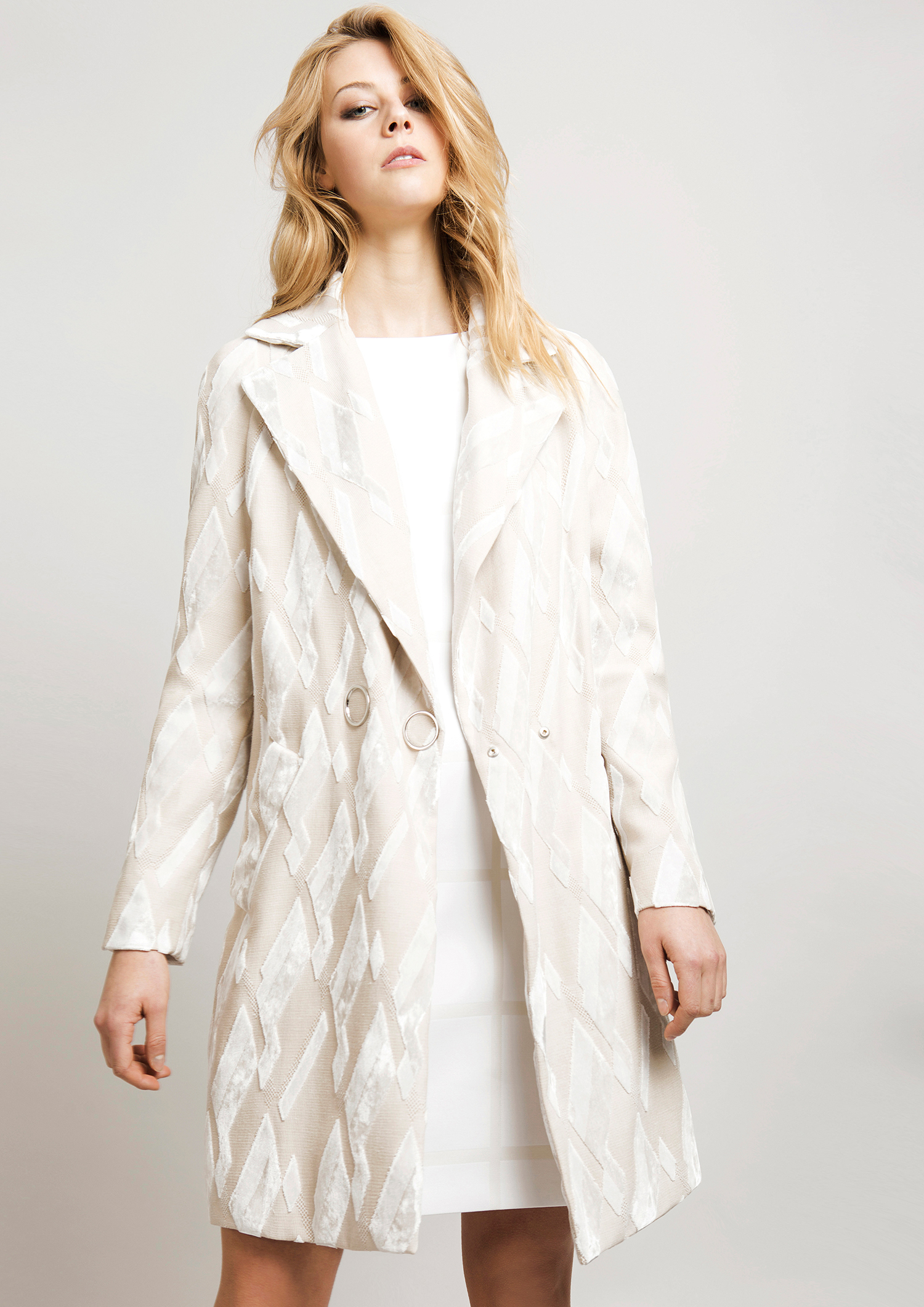 Velvet jacquard coat.