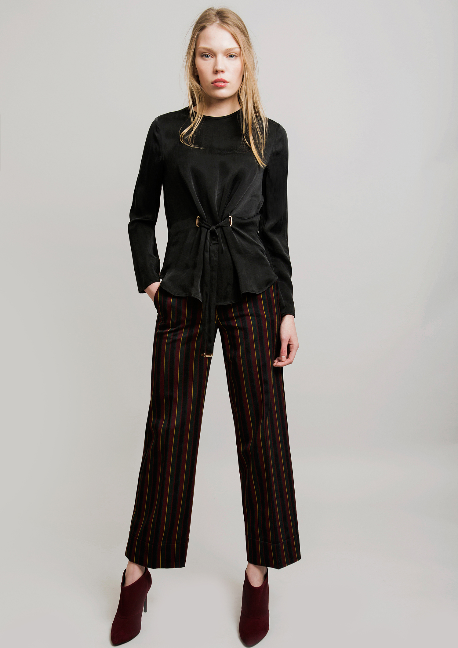 Military stripe trousers.