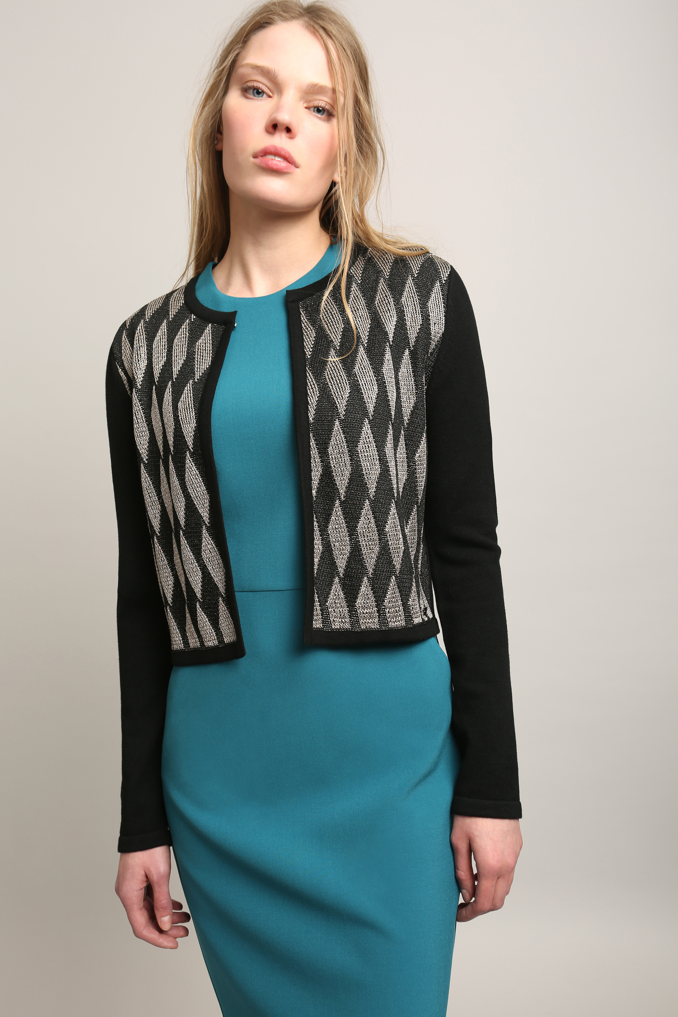 Diamond pattern knit cardigan