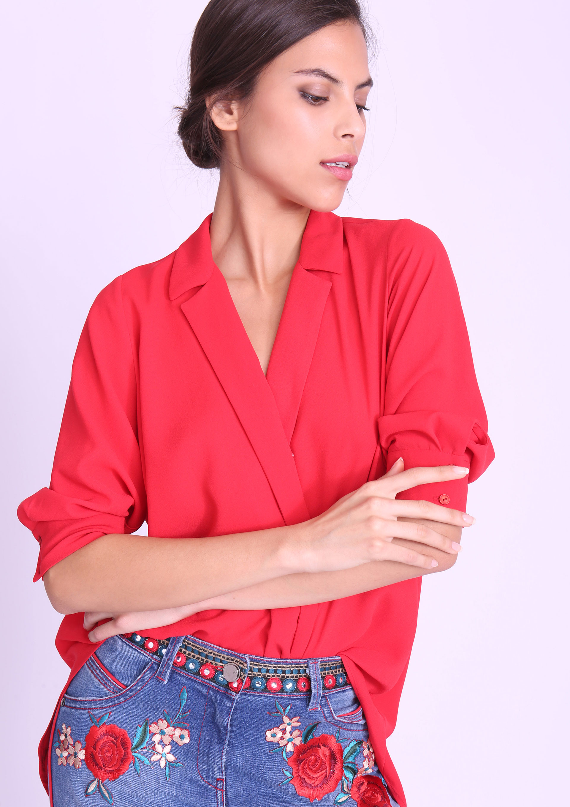 Cross-over blouse in red