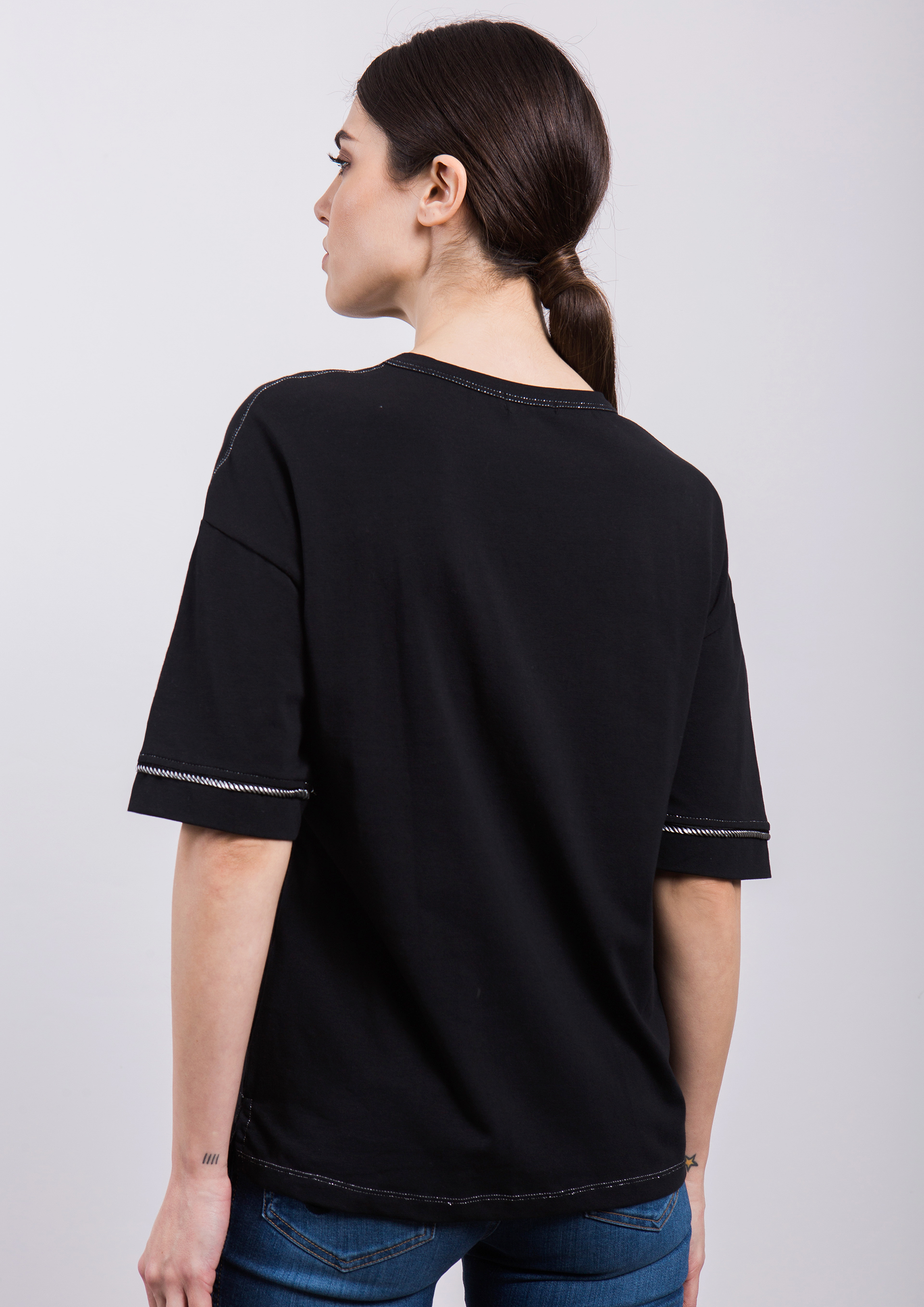 Black short sleeve T-shirt