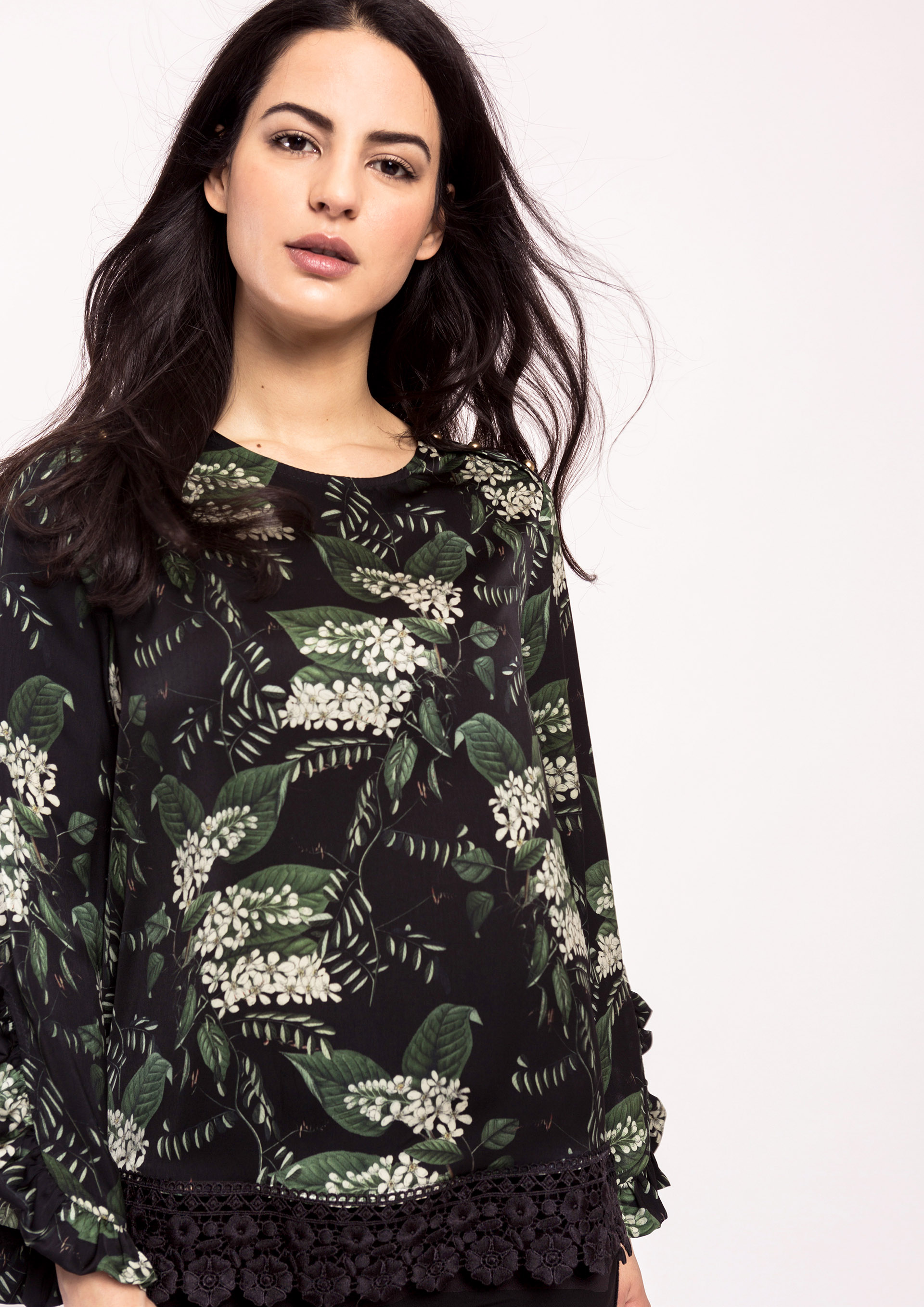 Green print round neck blouse