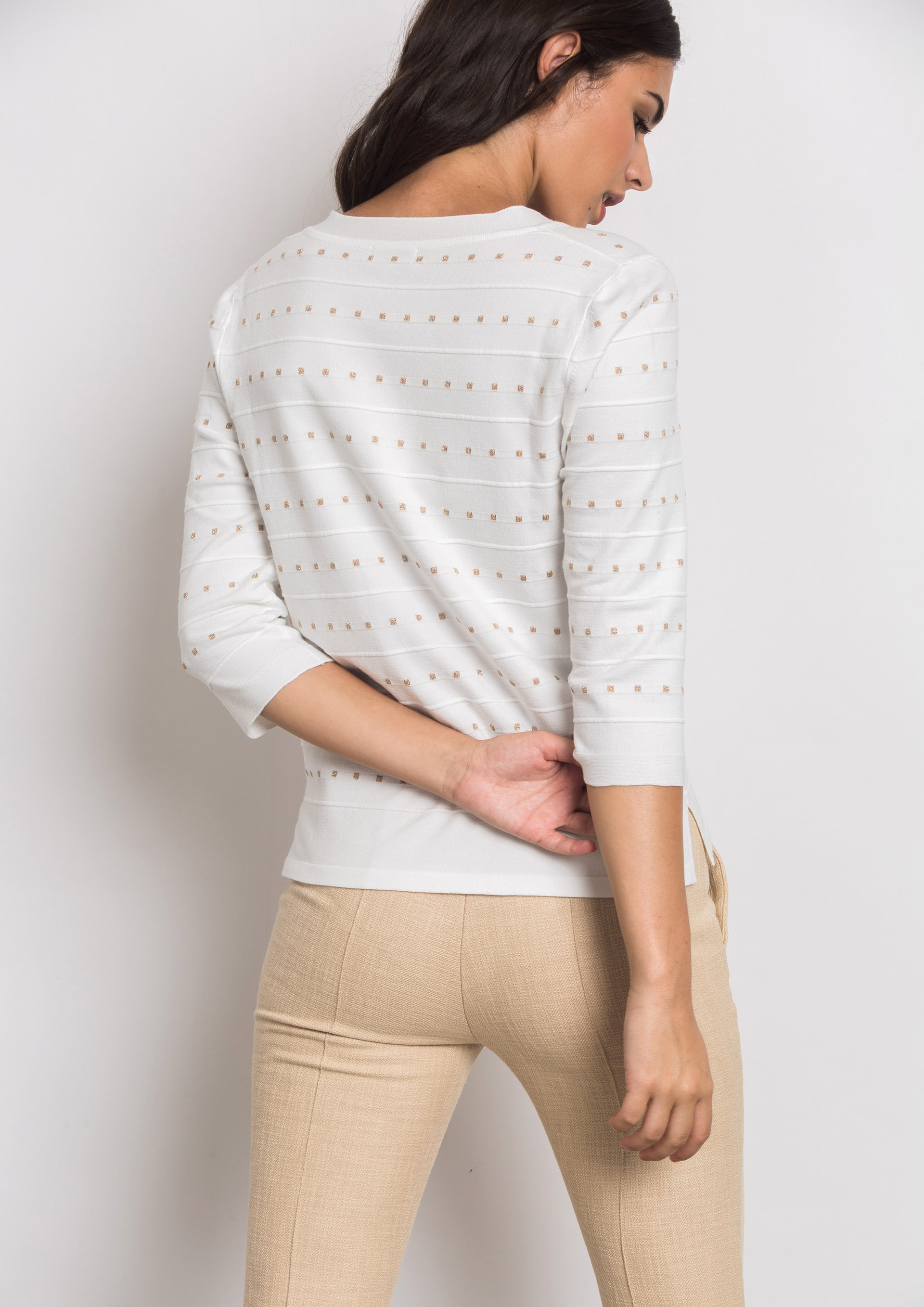 Ecru sweater with three-quarter length sleeves
