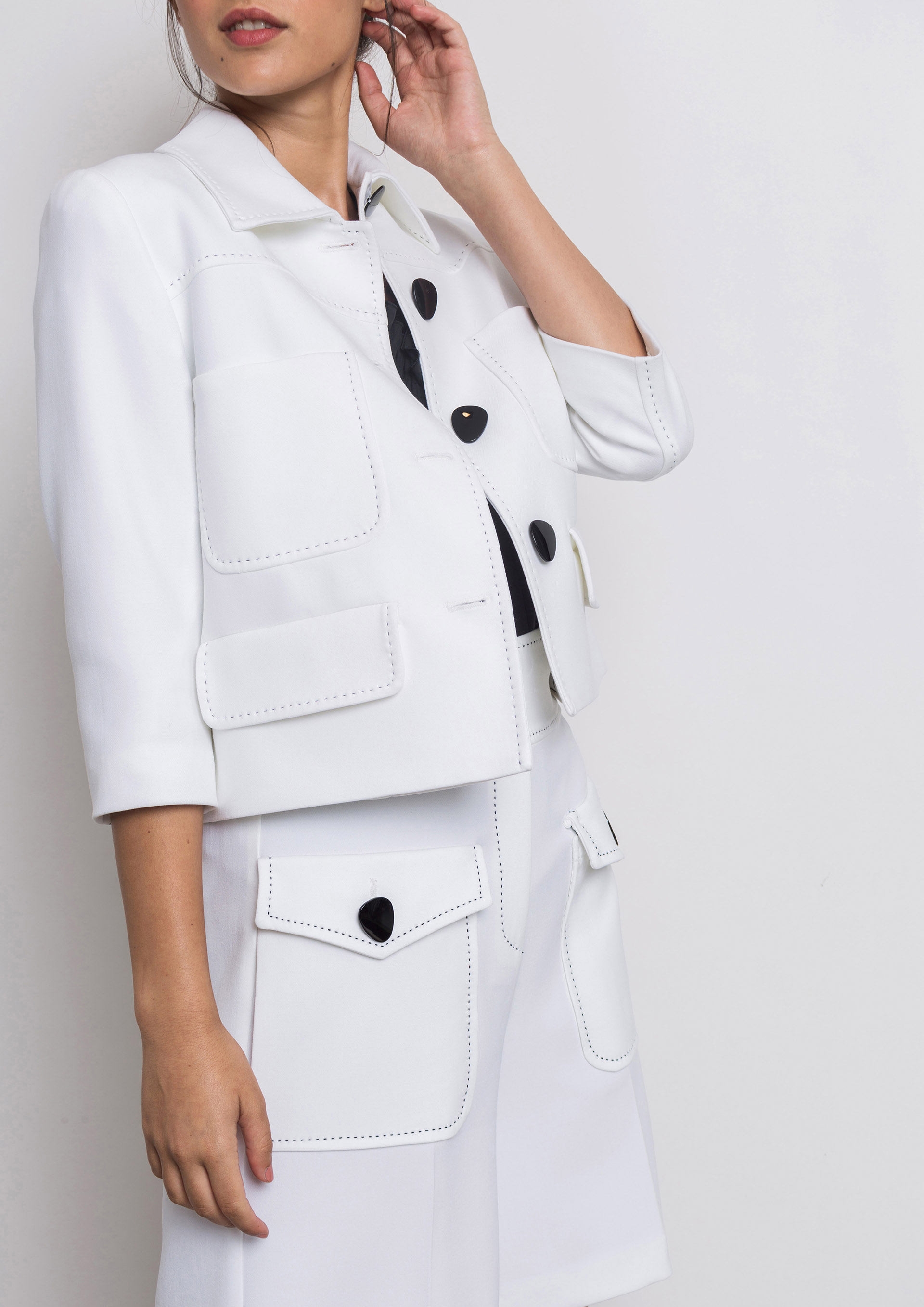 Short white jacket