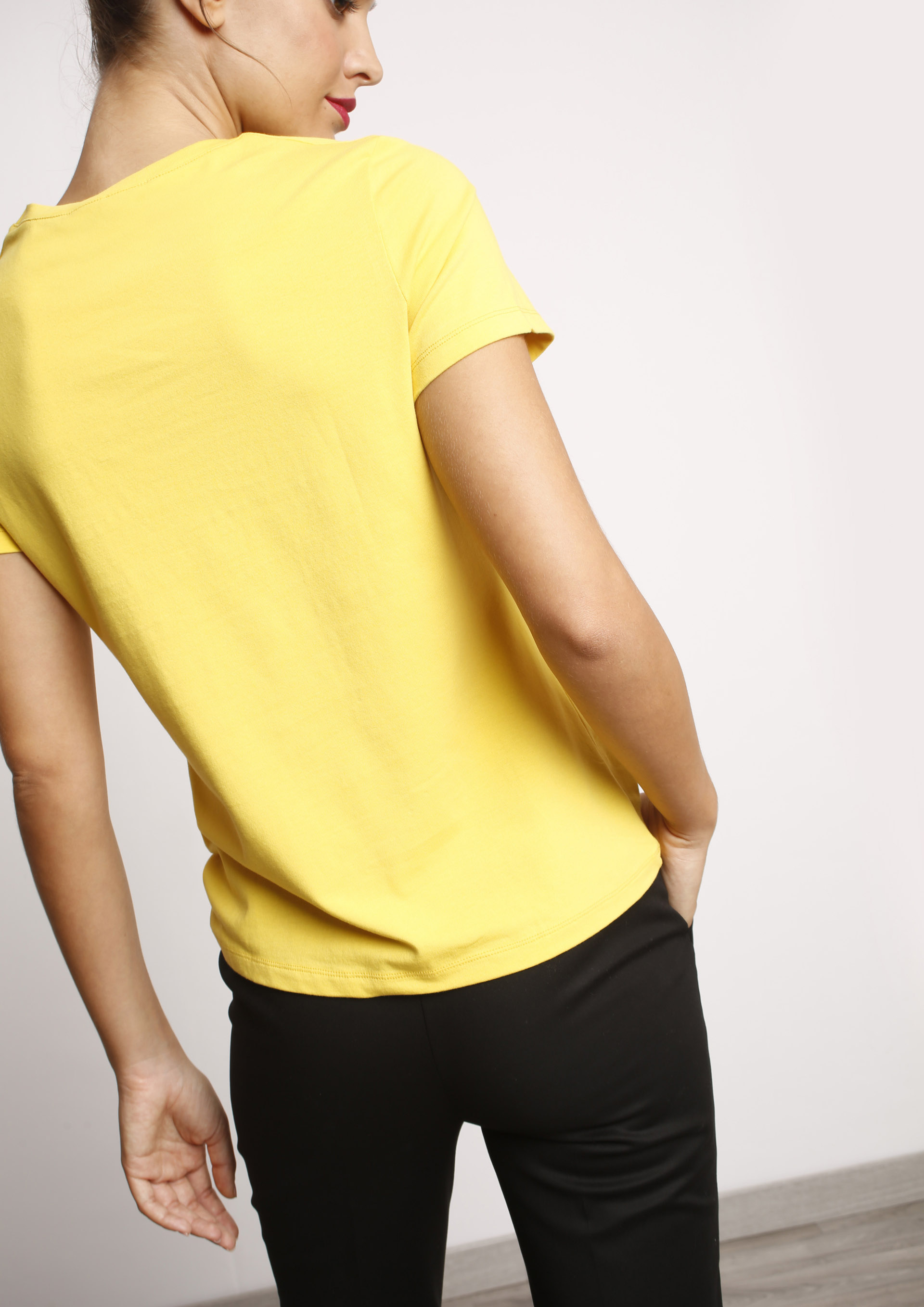 Yellow T-shirt with sandal print
