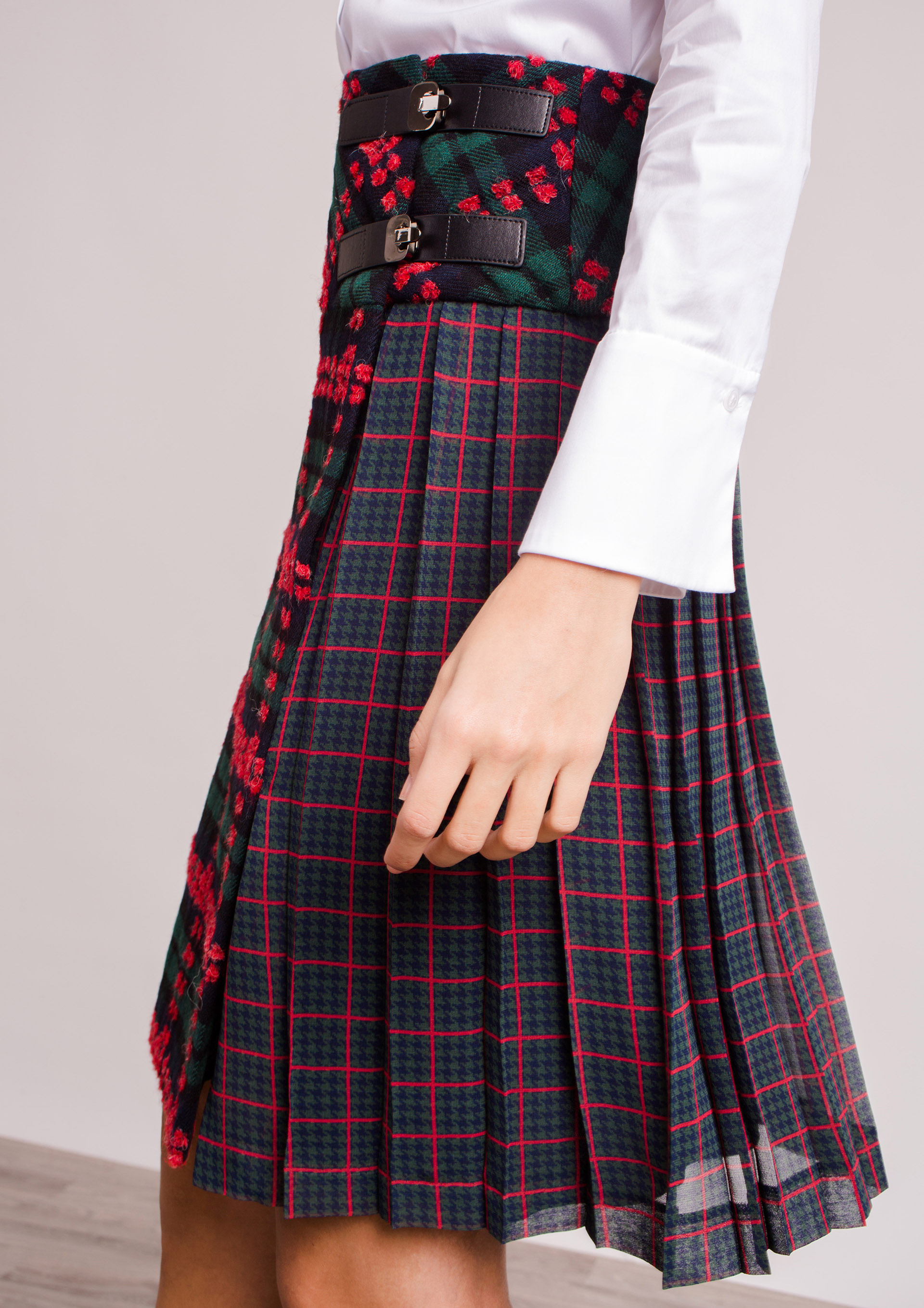 Kiltstyle pleated skirt.