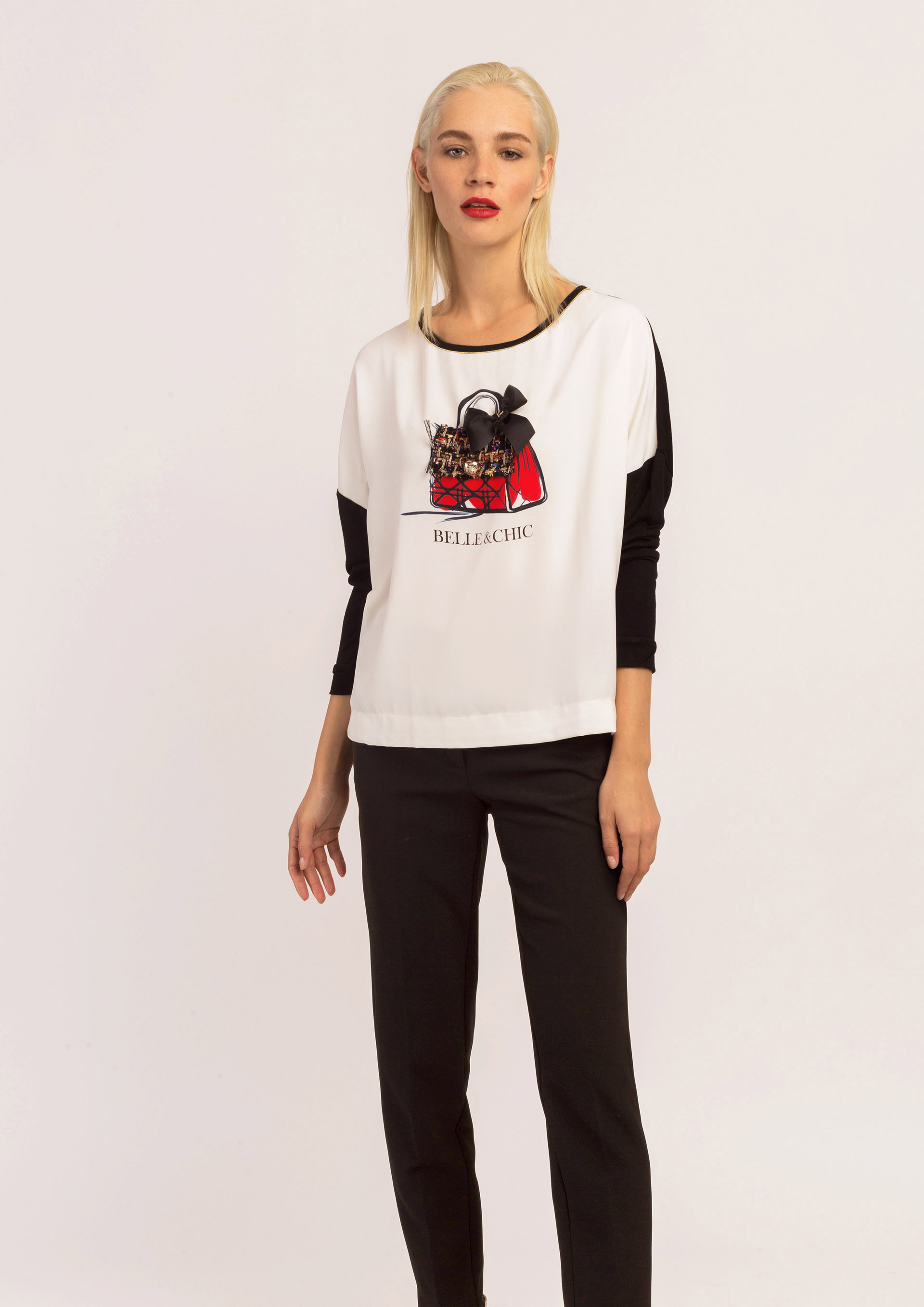 Tshirt with handbag print on front.