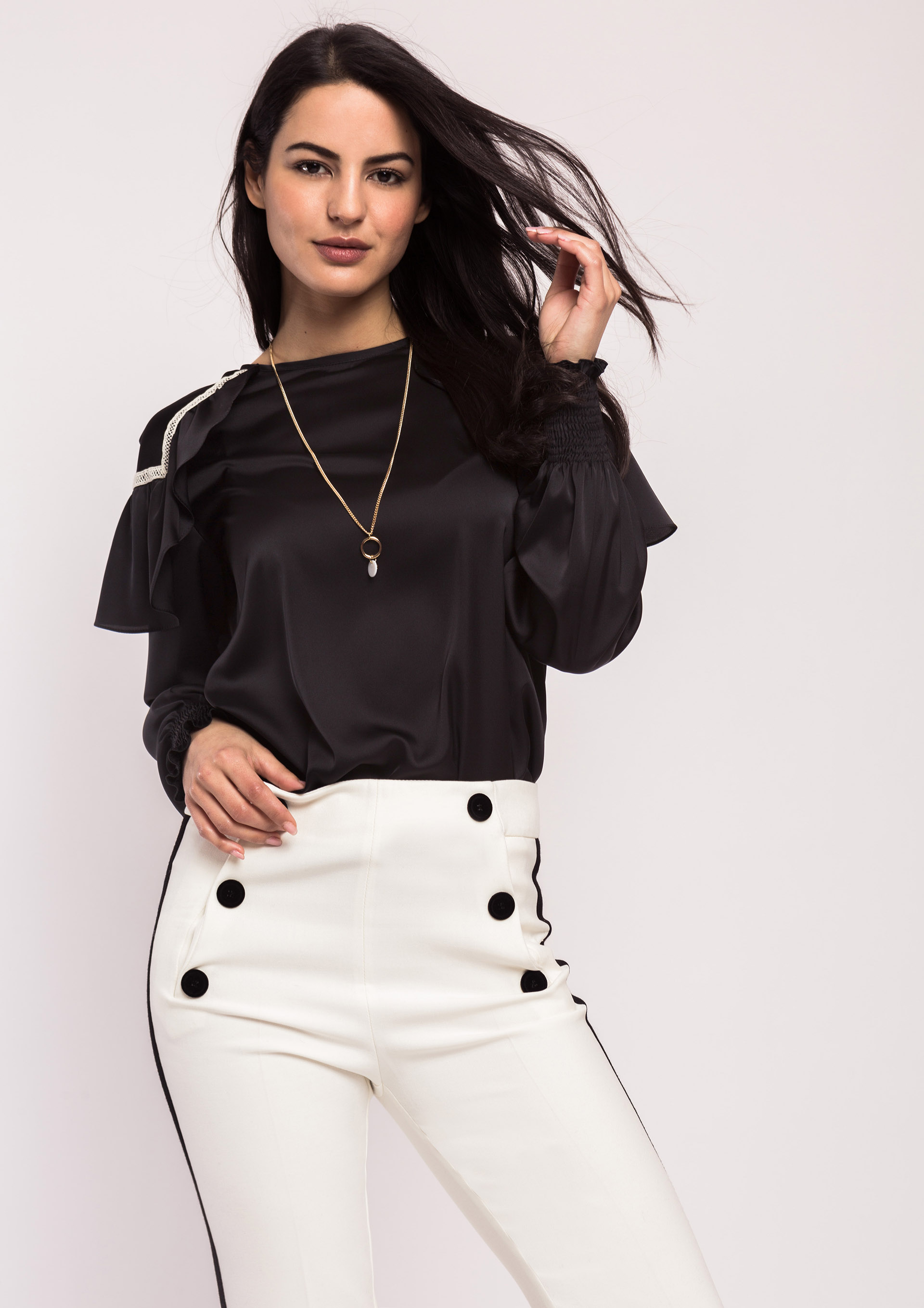 Blusa negra a los hombros cheap
