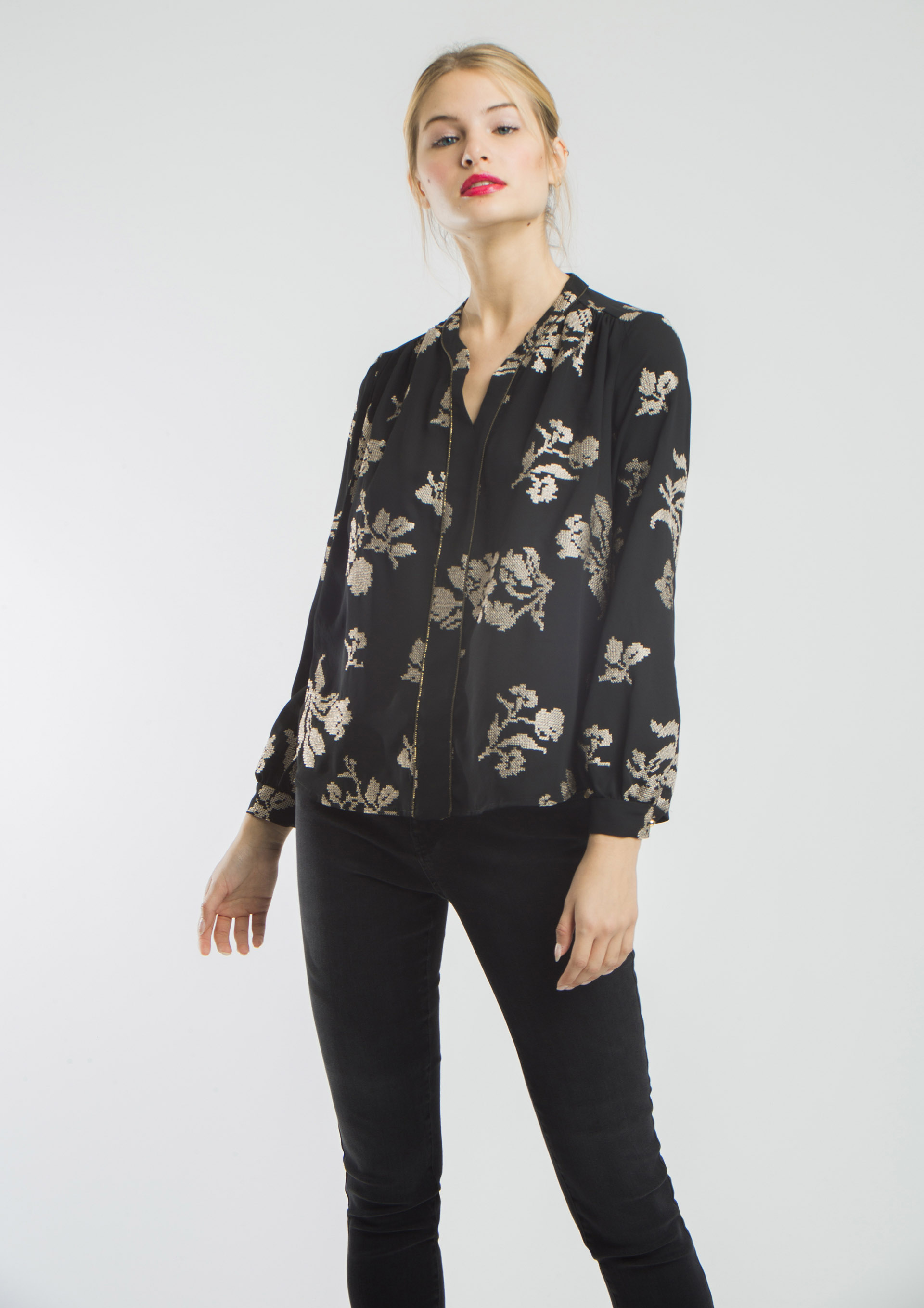 Blusa negra 2025 bordada