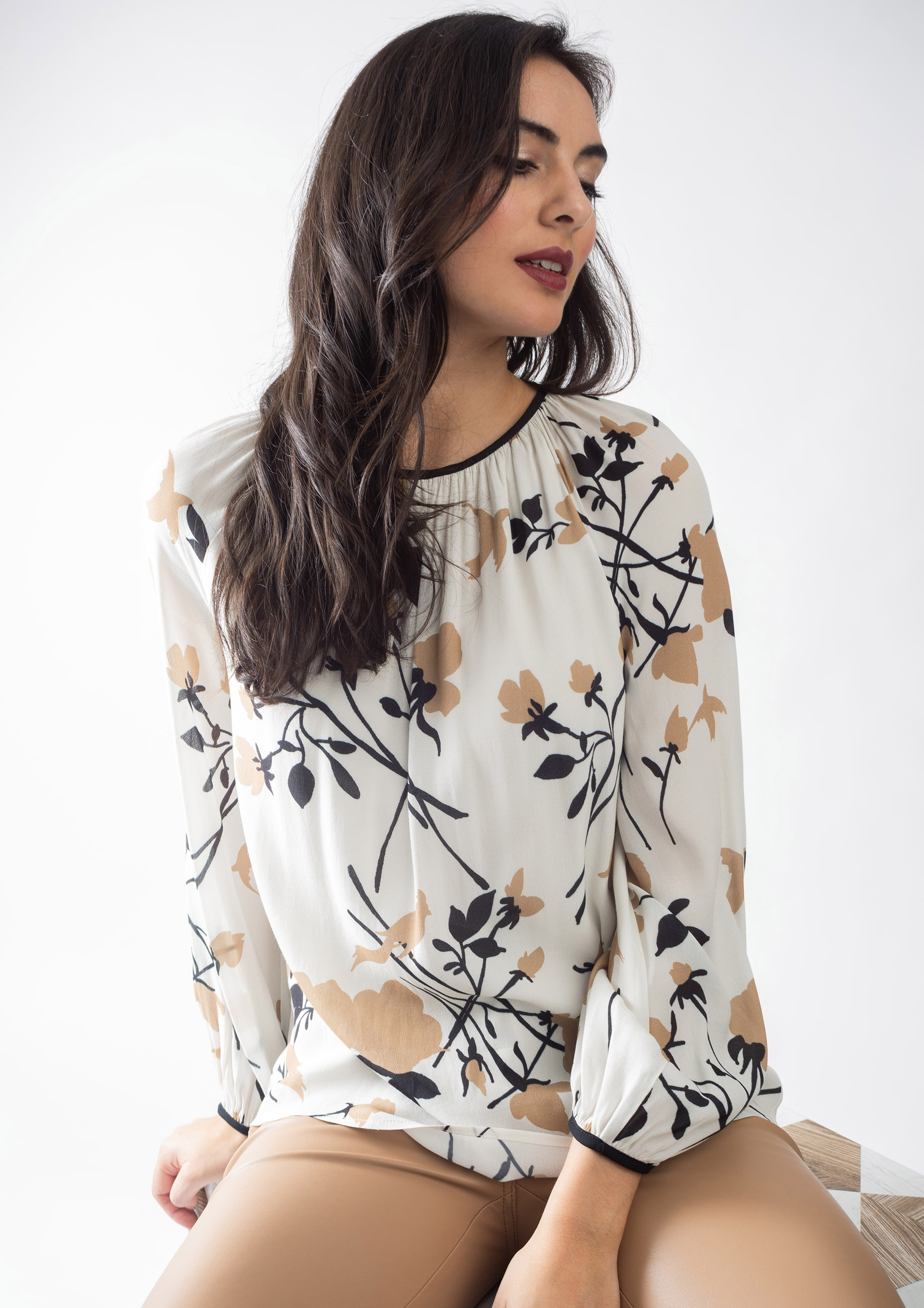 Blusa estampado ramas