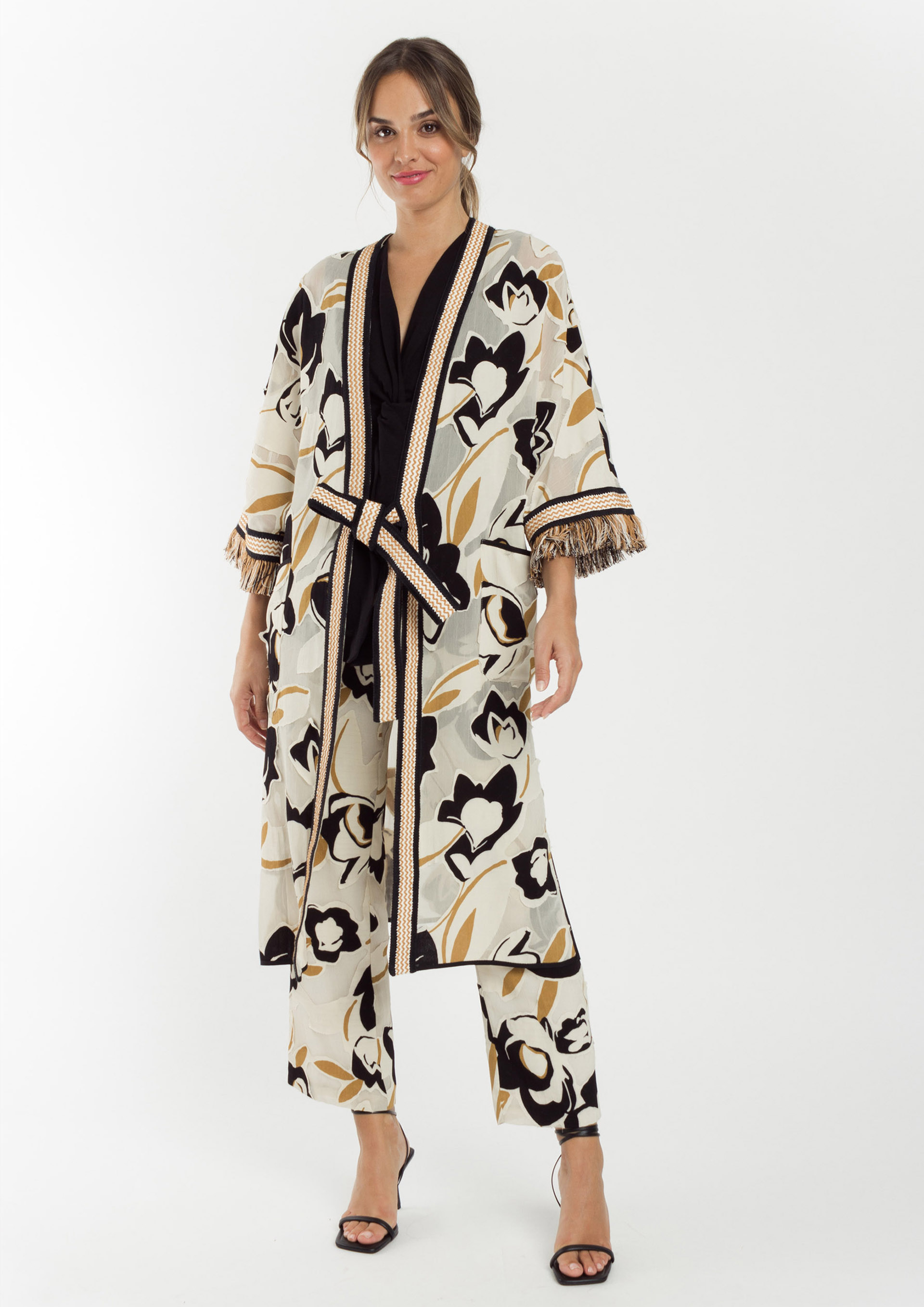 Kimono largo beige con flores