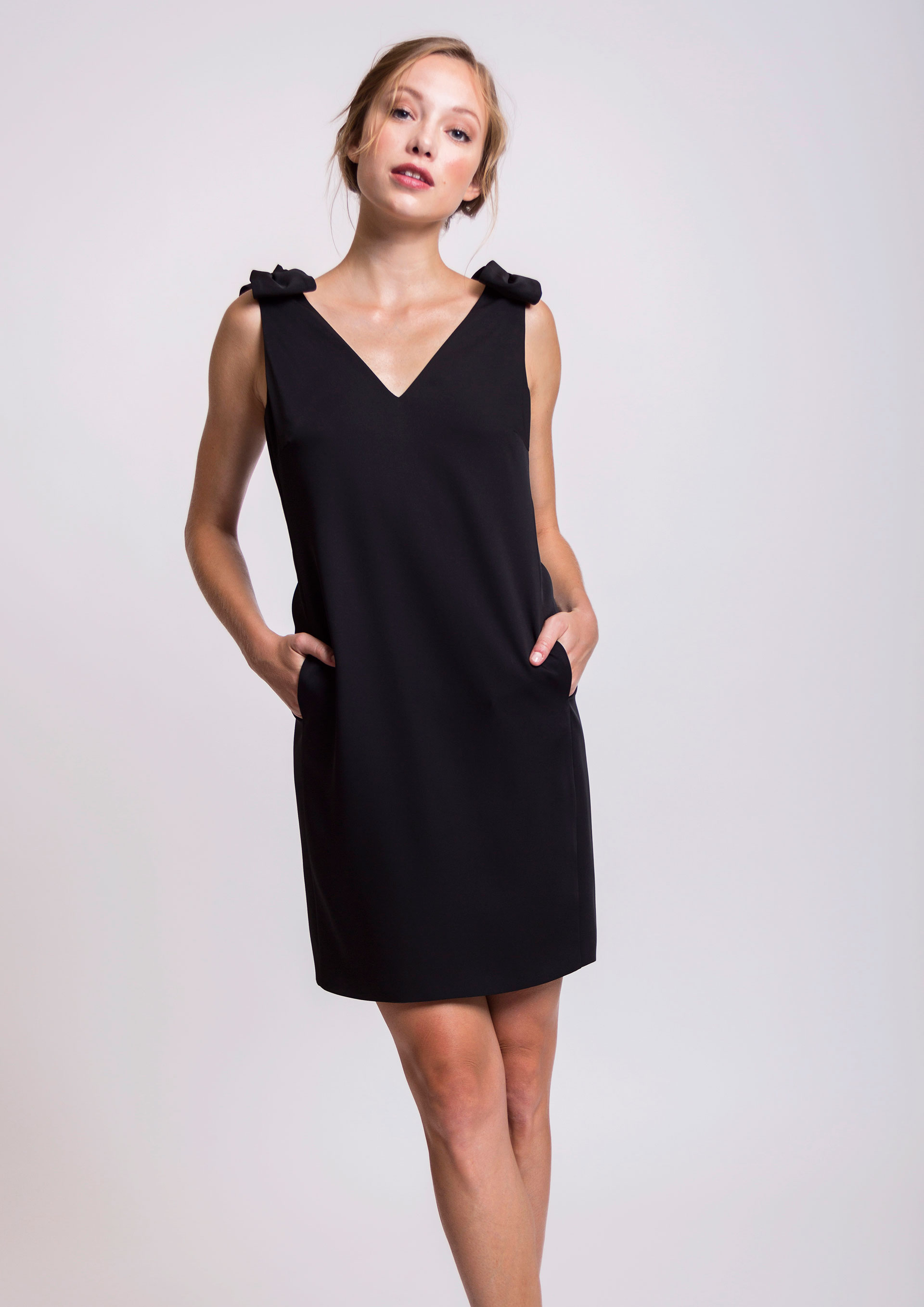 Vestido negro recto 2025