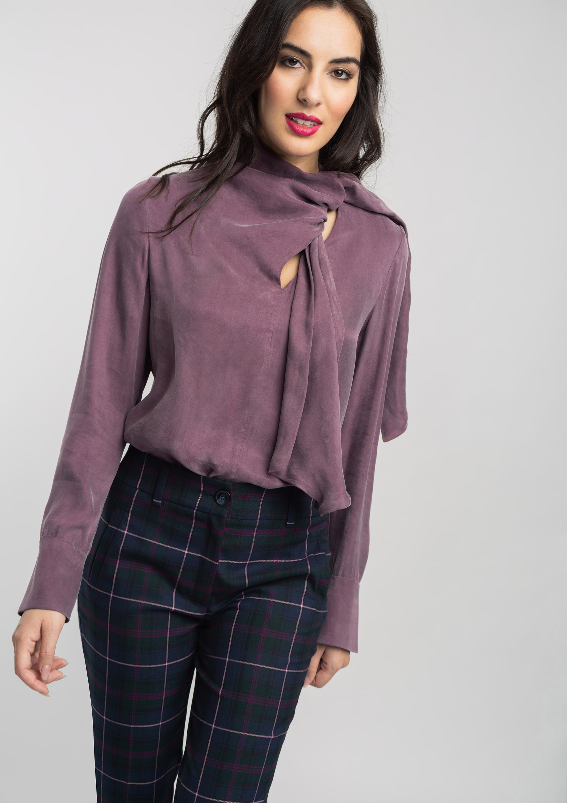 Neck tie blouse
