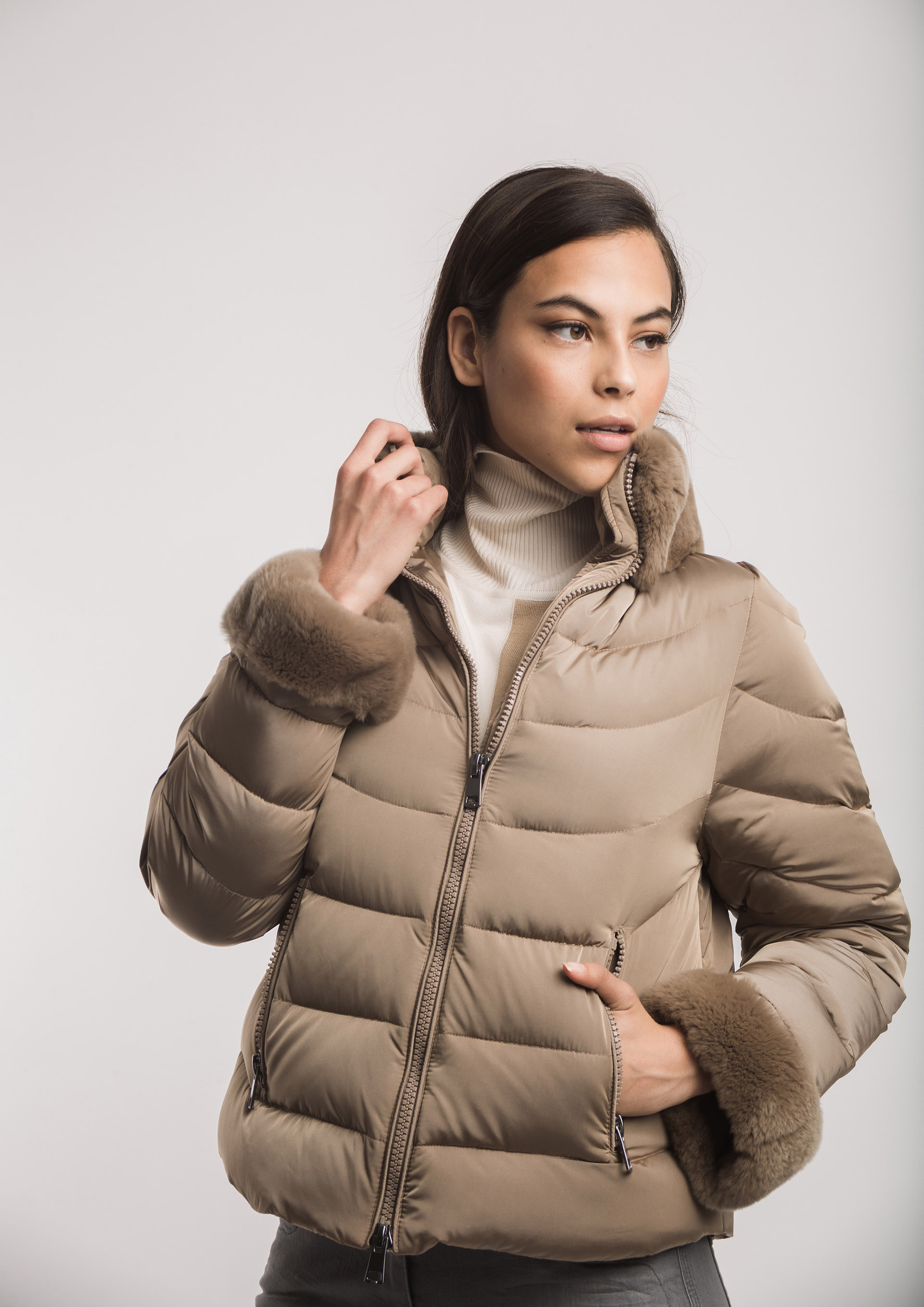 Short quilted jacket.