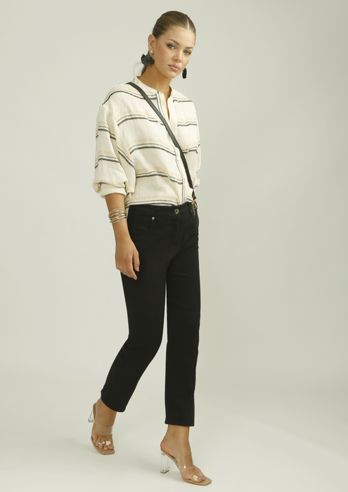 Pantalon negro camisa azul marino cheap