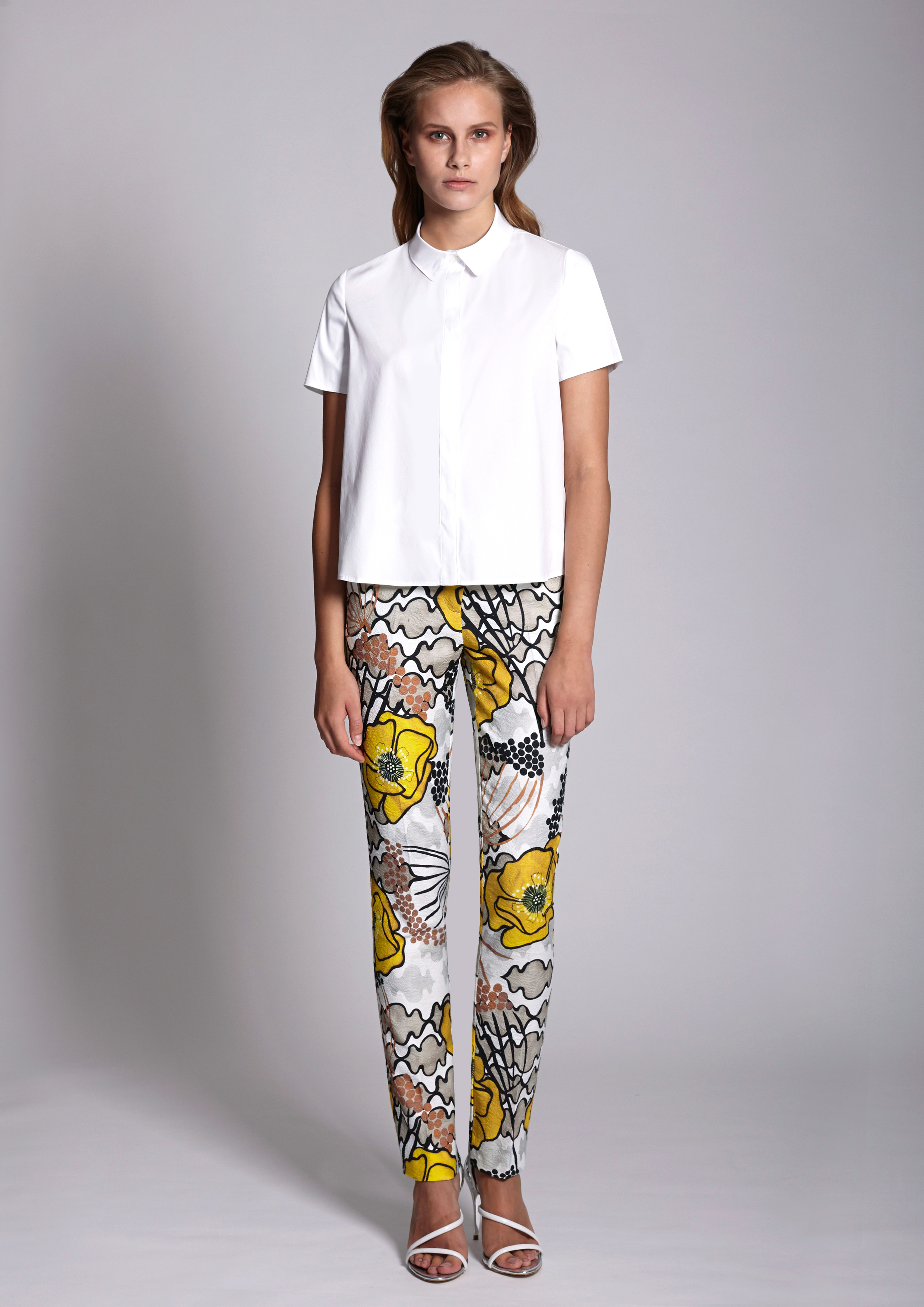 White shortsleeve shirt